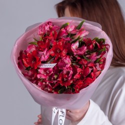 yarkij buket al'stromerij 349